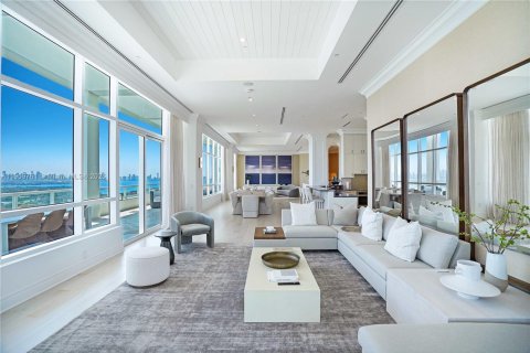 Condo in Miami Beach, Florida, 5 bedrooms  № 2013137 - photo 13