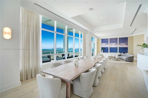 Condo in Miami Beach, Florida, 5 bedrooms  № 2013137 - photo 26
