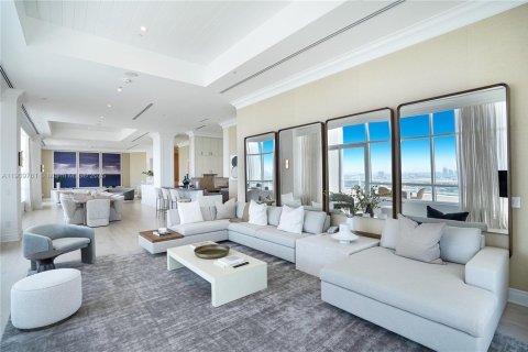 Condo in Miami Beach, Florida, 5 bedrooms  № 2013137 - photo 12