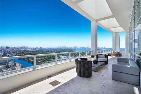 Condo in Miami Beach, Florida, 5 bedrooms  № 2013137 - photo 6
