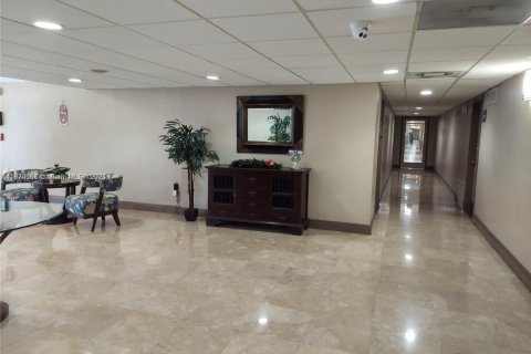 Copropriété à louer à North Miami, Floride: 1 chambre, 62.52 m2 № 1931346 - photo 2
