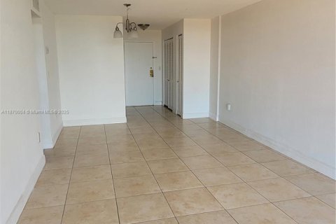 Copropriété à louer à North Miami, Floride: 1 chambre, 62.52 m2 № 1931346 - photo 17