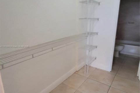 Copropriété à louer à North Miami, Floride: 1 chambre, 62.52 m2 № 1931346 - photo 26