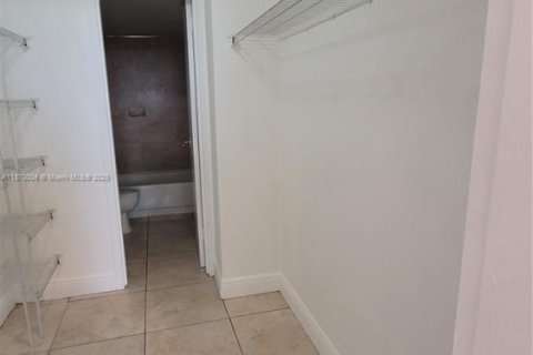 Copropriété à louer à North Miami, Floride: 1 chambre, 62.52 m2 № 1931346 - photo 27