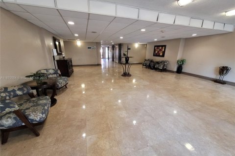 Copropriété à louer à North Miami, Floride: 1 chambre, 62.52 m2 № 1931346 - photo 3