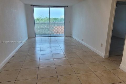 Copropriété à louer à North Miami, Floride: 1 chambre, 62.52 m2 № 1931346 - photo 18