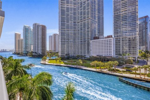 Condominio en alquiler en Miami, Florida, 2 dormitorios, 132.85 m2 № 1938881 - foto 25