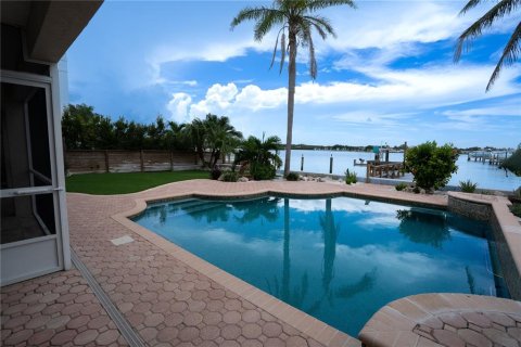 Villa ou maison à vendre à Indian Rocks Beach, Floride: 4 chambres, 314.94 m2 № 1884936 - photo 6