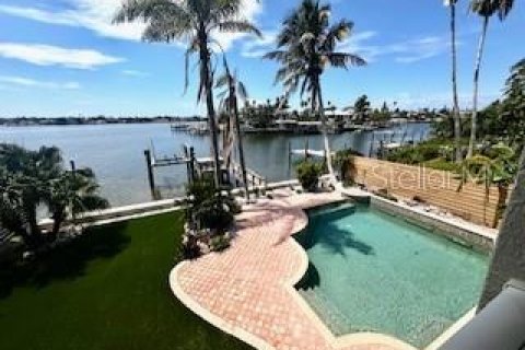 Casa en venta en Indian Rocks Beach, Florida, 4 dormitorios, 314.94 m2 № 1884936 - foto 4