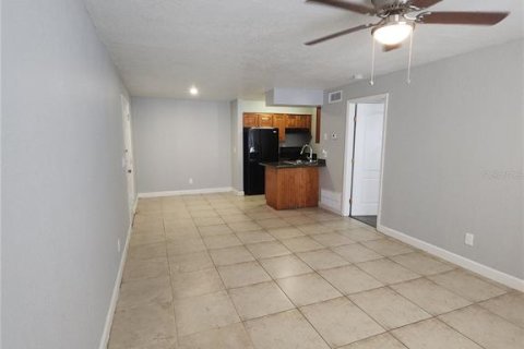 Condominio en alquiler en Brandon, Florida, 1 dormitorio, 60.2 m2 № 1276604 - foto 14