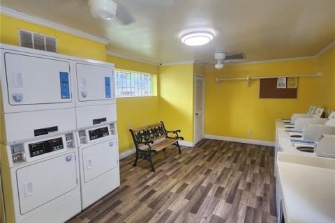 Condominio en alquiler en Brandon, Florida, 1 dormitorio, 60.2 m2 № 1276604 - foto 7