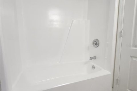 Condominio en alquiler en Brandon, Florida, 1 dormitorio, 60.2 m2 № 1276604 - foto 11