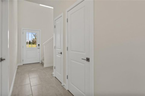 House in Winter Haven, Florida 4 bedrooms, 206.89 sq.m. № 1911318 - photo 4