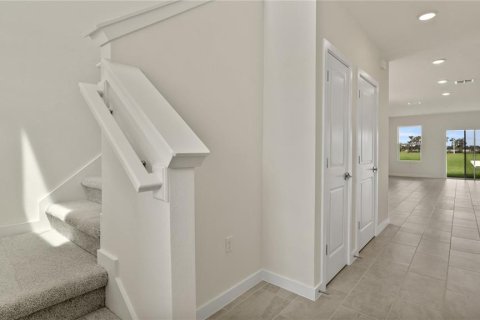 House in Winter Haven, Florida 4 bedrooms, 206.89 sq.m. № 1911318 - photo 15