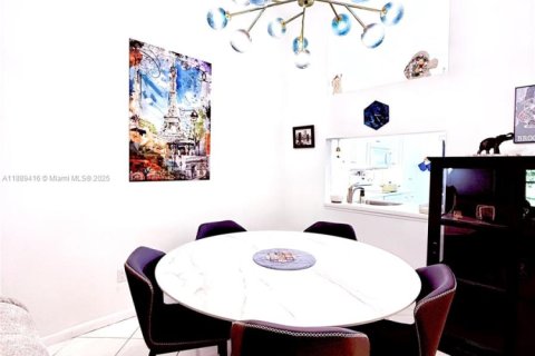 Casa en alquiler en Boca Raton, Florida, 2 dormitorios, 104.7 m2 № 1938698 - foto 11