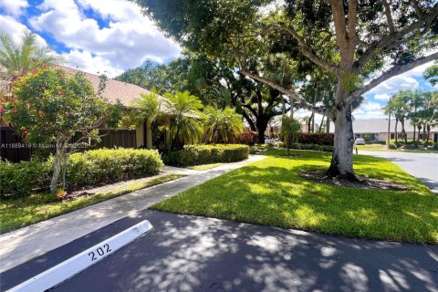 House in Boca Raton, Florida 2 bedrooms, 104.7 sq.m. № 1938698 - photo 3