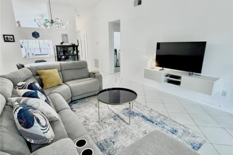 Casa en alquiler en Boca Raton, Florida, 2 dormitorios, 104.7 m2 № 1938698 - foto 14