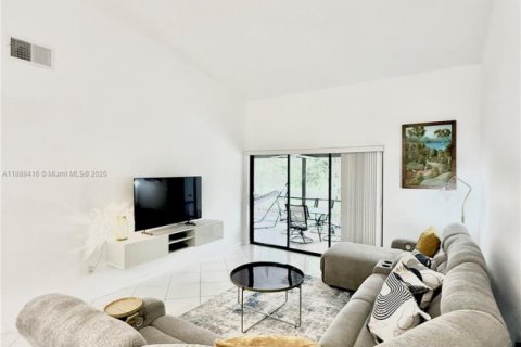 Casa en alquiler en Boca Raton, Florida, 2 dormitorios, 104.7 m2 № 1938698 - foto 15