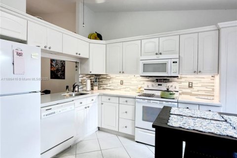 Casa en alquiler en Boca Raton, Florida, 2 dormitorios, 104.7 m2 № 1938698 - foto 7