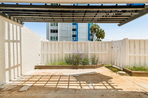 Copropriété à vendre à Treasure Island, Floride: 1 chambre, 82.22 m2 № 2134252 - photo 26