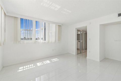 Copropriété à vendre à Treasure Island, Floride: 1 chambre, 82.22 m2 № 2134252 - photo 15