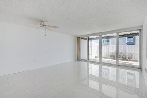 Copropriété à vendre à Treasure Island, Floride: 1 chambre, 82.22 m2 № 2134252 - photo 6