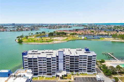Copropriété à vendre à Treasure Island, Floride: 1 chambre, 82.22 m2 № 2134252 - photo 13