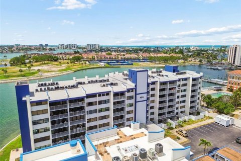 Condo à Treasure Island, Floride, 1 chambre  № 2134252
