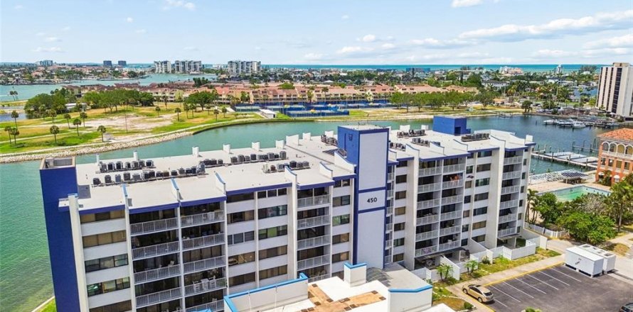Condo à Treasure Island, Floride, 1 chambre  № 2134252