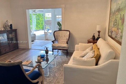 Villa ou maison à vendre à Miami, Floride: 3 chambres, 140.28 m2 № 1932147 - photo 19