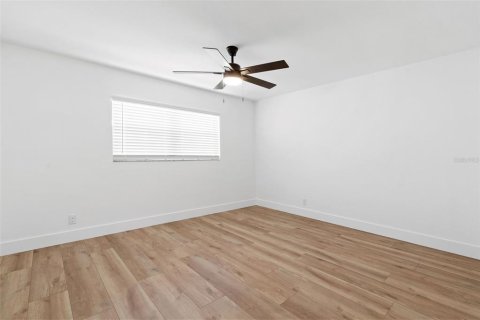 House in Tampa, Florida 3 bedrooms, 139.54 sq.m. № 1838387 - photo 20