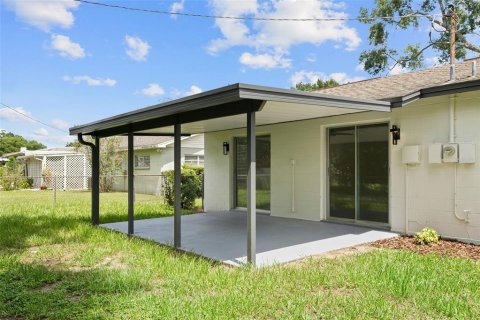 House in Tampa, Florida 3 bedrooms, 139.54 sq.m. № 1838387 - photo 27