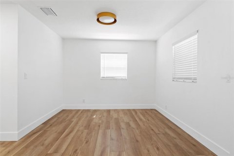 House in Tampa, Florida 3 bedrooms, 139.54 sq.m. № 1838387 - photo 16