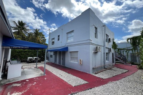 Villa ou maison à louer à Miami, Floride: 1 chambre, 65.03 m2 № 1877891 - photo 1