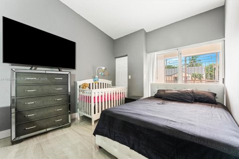 Adosado en venta en Miami, Florida, 3 dormitorios, 111.02 m2 № 1867262 - foto 9