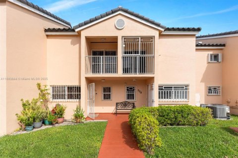 Adosado en venta en Miami, Florida, 3 dormitorios, 111.02 m2 № 1867262 - foto 2