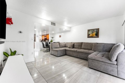 Adosado en venta en Miami, Florida, 3 dormitorios, 111.02 m2 № 1867262 - foto 7