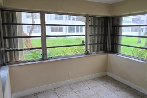 Copropriété à louer à Miami, Floride: 2 chambres, 103.68 m2 № 2181174 - photo 16