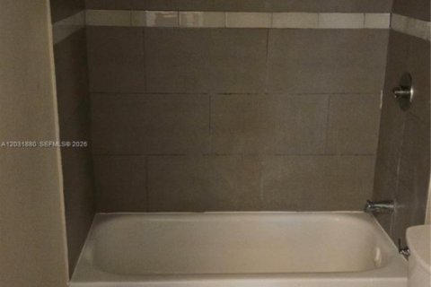 Copropriété à louer à Miami, Floride: 2 chambres, 103.68 m2 № 2181174 - photo 8