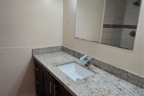 Copropriété à louer à Miami, Floride: 2 chambres, 103.68 m2 № 2181174 - photo 14