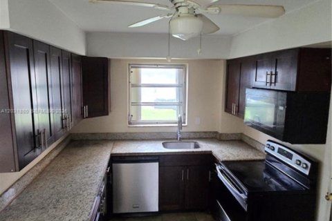 Copropriété à louer à Miami, Floride: 2 chambres, 103.68 m2 № 2181174 - photo 5
