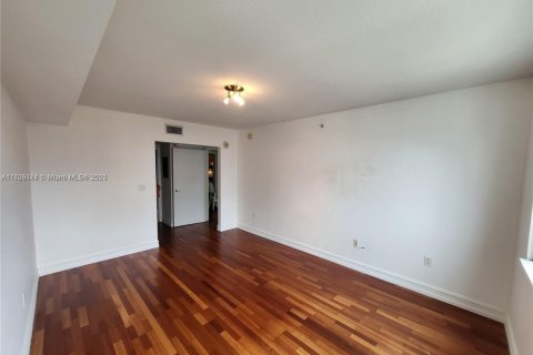 Condominio en venta en Miami, Florida, 1 dormitorio, 72 m2 № 2090656 - foto 5