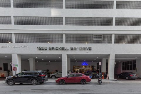 Снять в аренду кондоминиум в Майами, Флорида 39.48м2, № 1798837 - фото 1