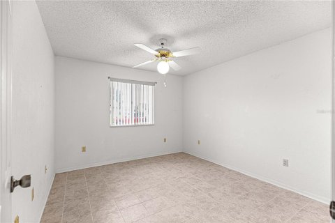 House in Ocala, Florida 2 bedrooms, 91.79 sq.m. № 2208534 - photo 14