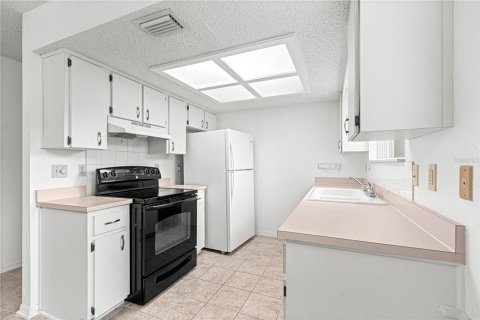 House in Ocala, Florida 2 bedrooms, 91.79 sq.m. № 2208534 - photo 10