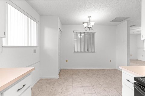 House in Ocala, Florida 2 bedrooms, 91.79 sq.m. № 2208534 - photo 11
