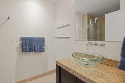 Condo in Miami Beach, Florida, 3 bedrooms  № 1859725 - photo 9