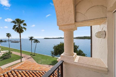 Condo in Miami Beach, Florida, 3 bedrooms  № 1859725 - photo 11