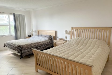 Купить кондоминиум в Форт-Лодердейл, Флорида 4 комнаты, 154.4м2, № 987203 - фото 1