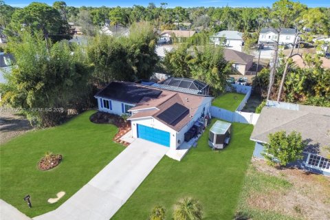 House in Fort Myers, Florida 3 bedrooms № 2026622 - photo 25